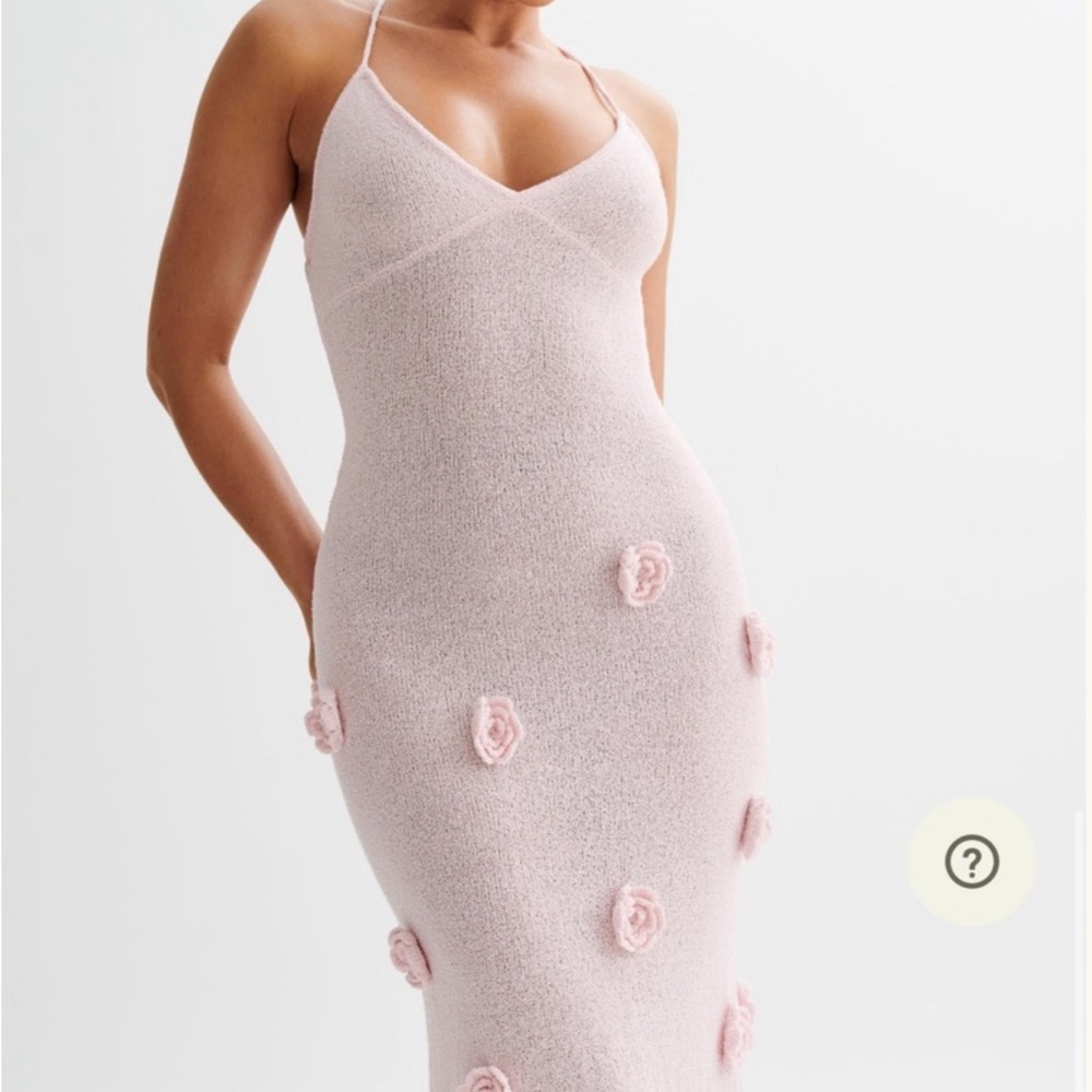 Suki Knit Maxi Dress With Flowers - Baby Pink
Size: M - Picture 3 of 5